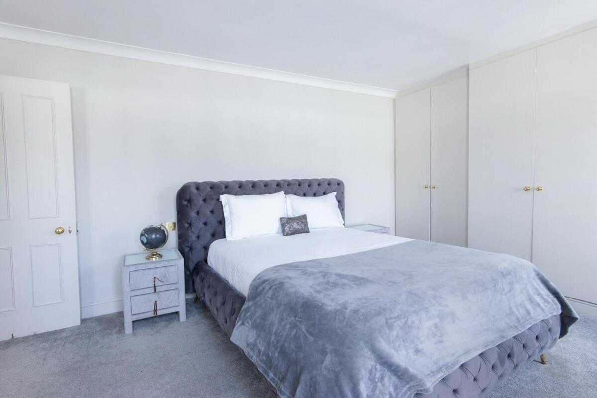 3 Bedroom Luxury In Eaton Square *