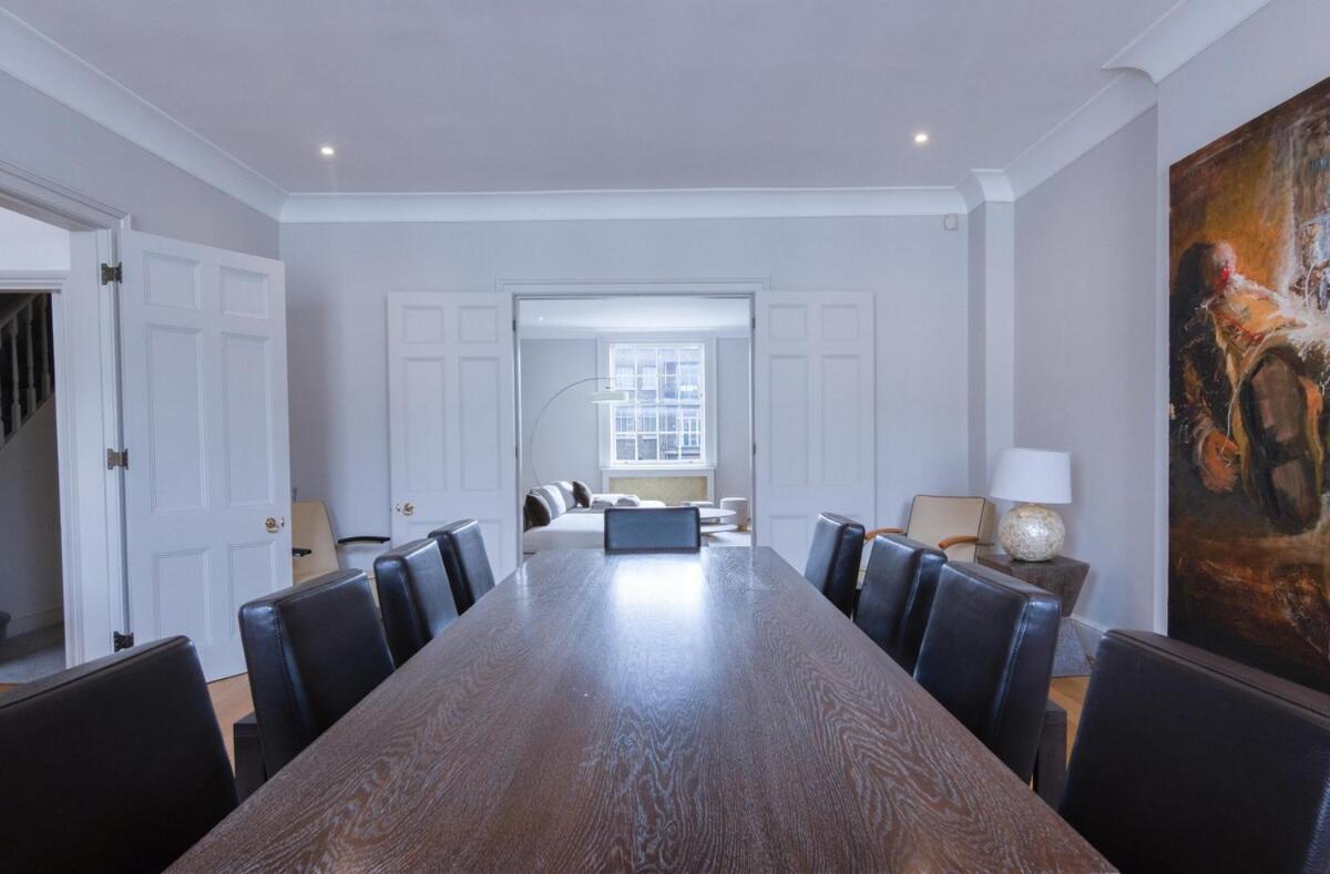 Appartamento 3 Bedroom Luxury In Eaton Square Londra