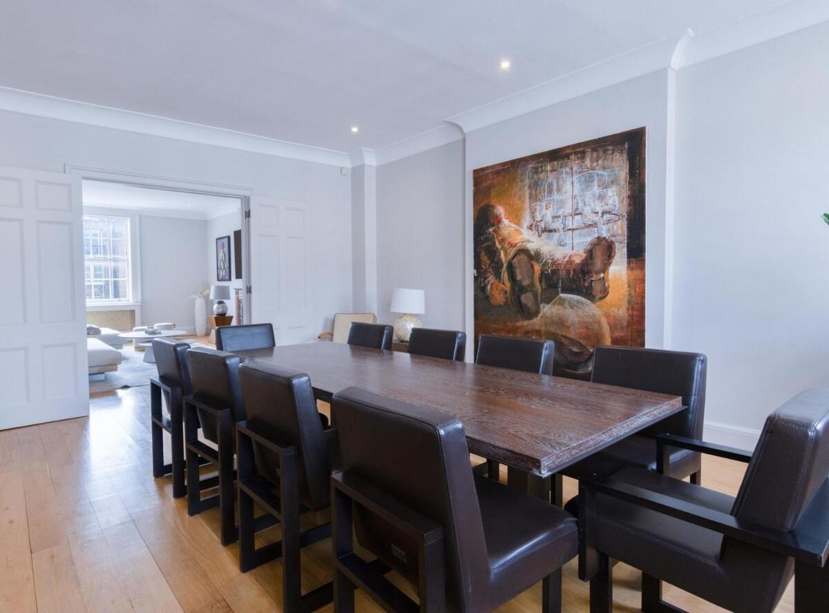 3 Bedroom Luxury In Eaton Square Appartamento