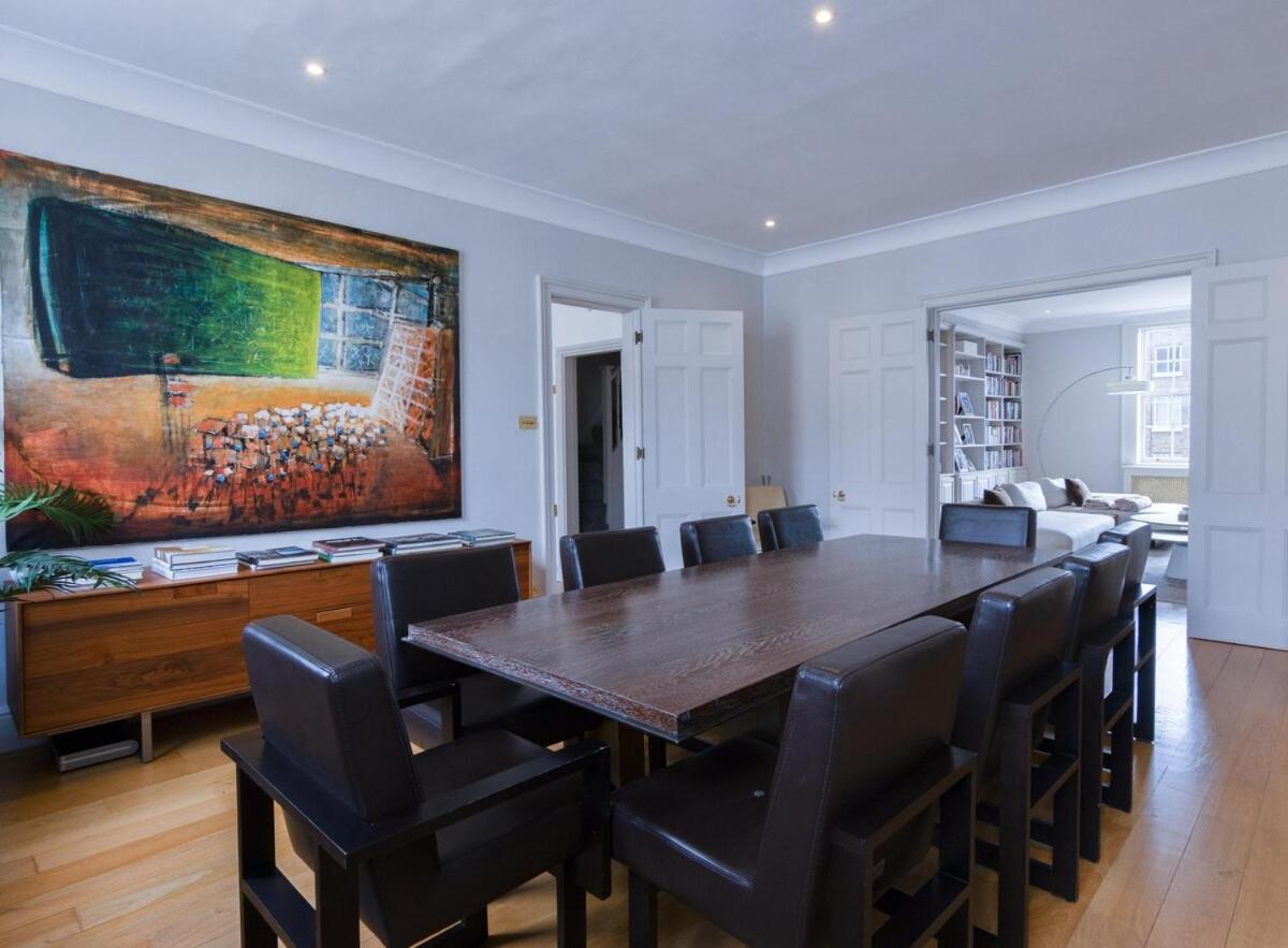 3 Bedroom Luxury In Eaton Square Londra